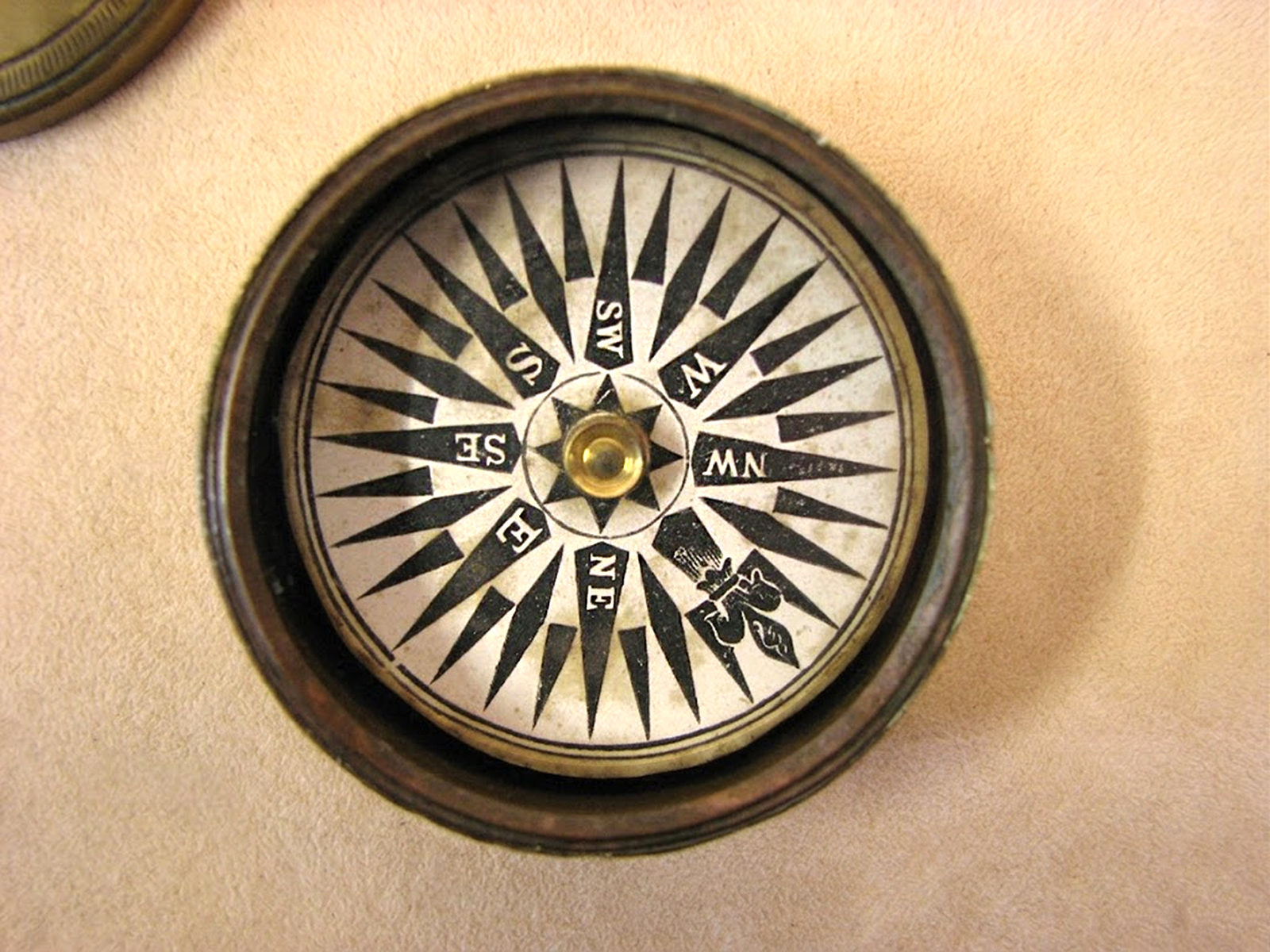 Victorian brass cased travellers compass circa 1860 